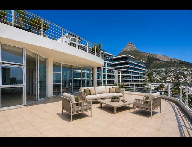3 BEDROOM APARTMENT FOR SALE IN SEA POINT